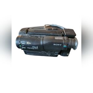 Sony CCD-TR70 Camcorder - Black - Battery Packs - Manual - Case - Cords Works